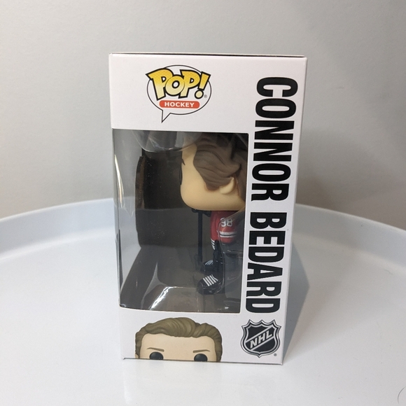Funko Pop! NHL Blackhawks Connor Bedard - Picture 3 of 9